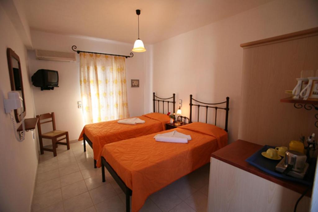 Maistrali Studios Batsi  Room photo