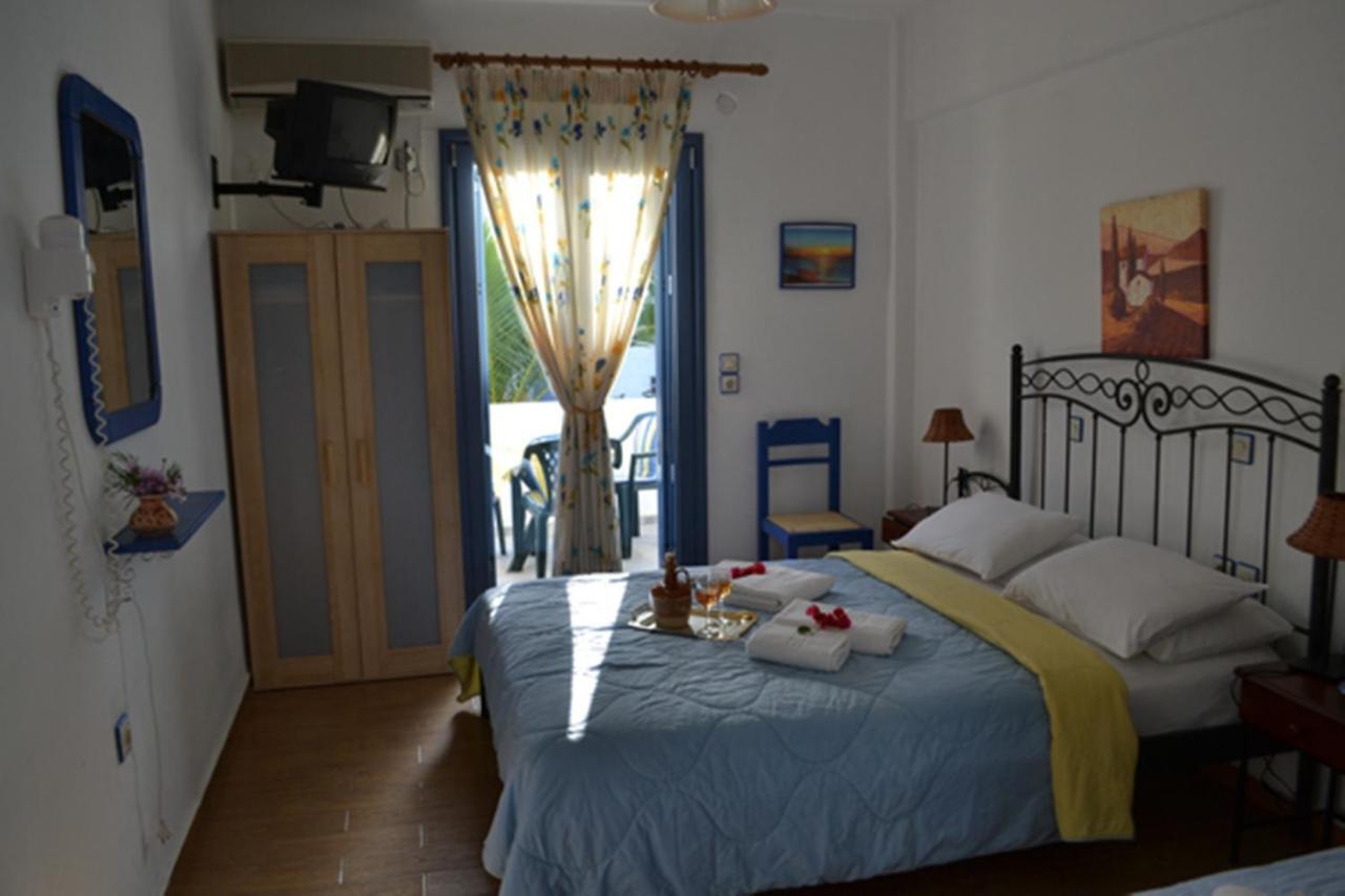Maistrali Studios Batsi  Room photo